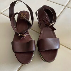 New Vince Camuto sandals size 39